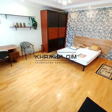 Бориса Гмирі вул., 2