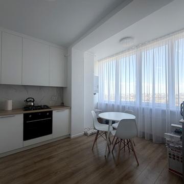 Клубна вул., 10