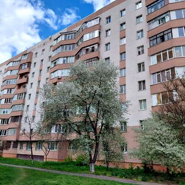 Героїв-Добровольців вул., 4