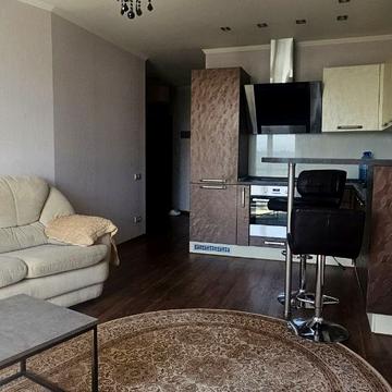 Володимира Івасюка просп. (Героїв Сталінграду), 2-Д