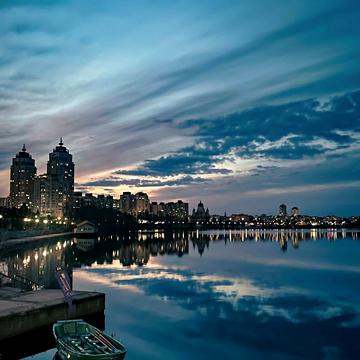 Володимира Івасюка просп. (Героїв Сталінграду), 2-Д