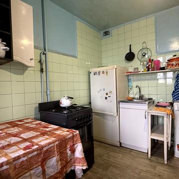 Ореста Левицького вул. (Академіка Курчатова), 7