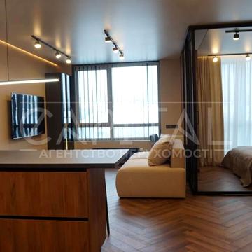 Причальна вул., 10