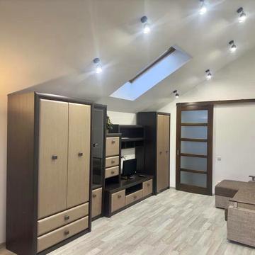 Івана Франка вул., 16