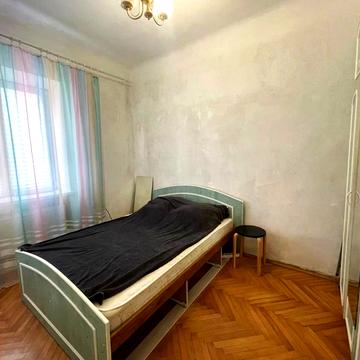 Івана Карпинця вул. (), 4