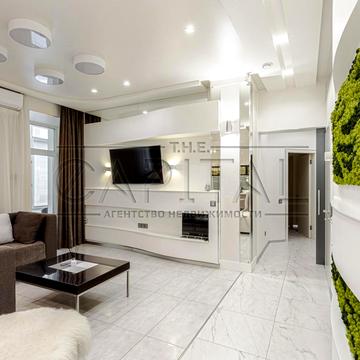 Бессарабська пл., 5