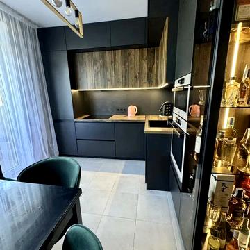 Віталія Нестеренка вул., 1б