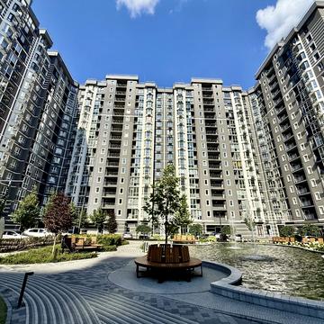 Леоніда Бірюкова бульв., 2-А