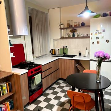 Набережно-Хрещатицька вул., 35