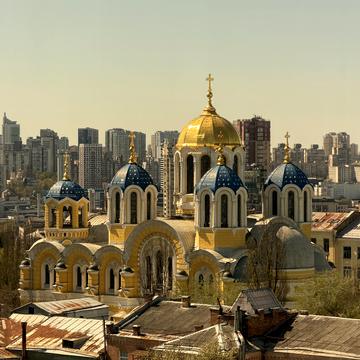 Богдана Хмельницького вул., 19-21