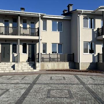 Центральна вул.