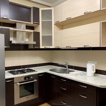 Почайнинська вул., 44