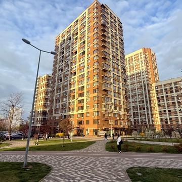 Європейського Союзу просп. (Правди), 43-Б