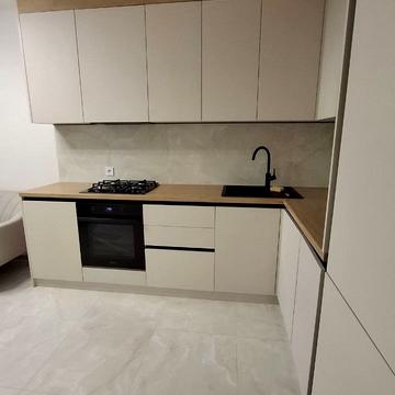 Флотська вул., 10-Б