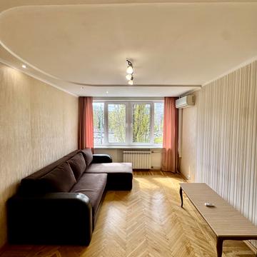 Тараса Шевченка бульв., 38