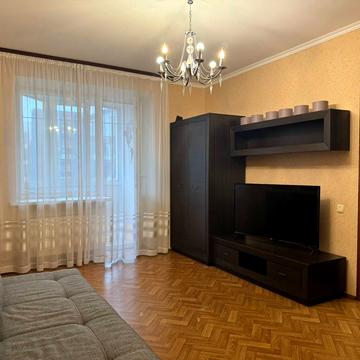 Зарічанська вул., 26