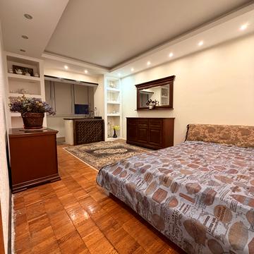 Підлісна вул., 6