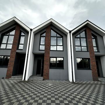 Молодіжна вул., 2