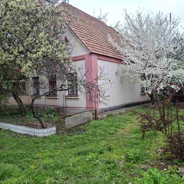 Миронівська вул., 1г