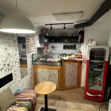 Лабораторна вул., 14