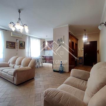 Степана Тільги вул. (Революційна), 10