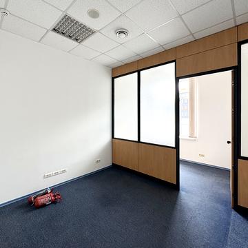 Миколи Пимоненка вул., 13