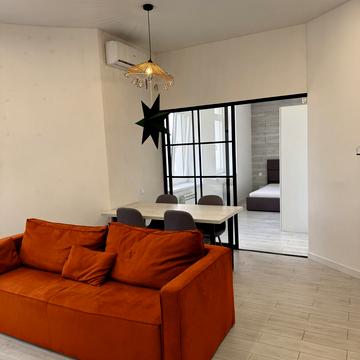 Протасів Яр вул., 8