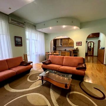 Велика Васильківська вул. (Червоноармійська), 95