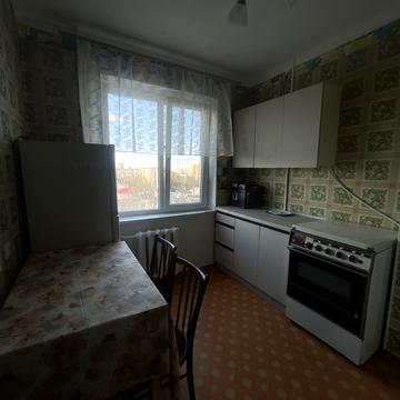 Академіка Корольова вул., 42