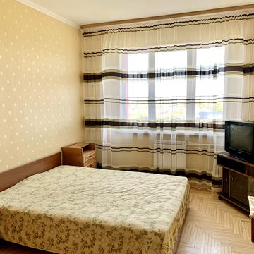 Каштанова вул., 15