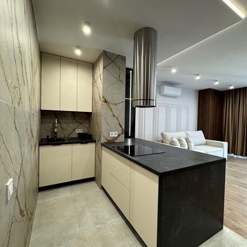 Степана Бандери вул., 77-Б