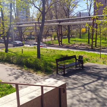 Героїв просп., 12