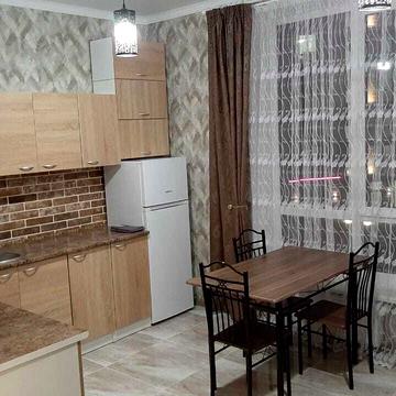 Чехова вул., (Будинок 5)