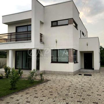 Парникова вул., 7