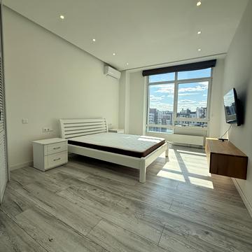 Саперне Поле вул., 5