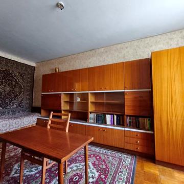 Космонавтів вул., 9