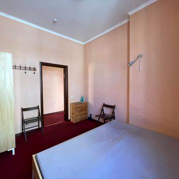 Зелена вул., 2