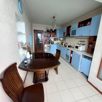 Михайла Котельникова вул., 1