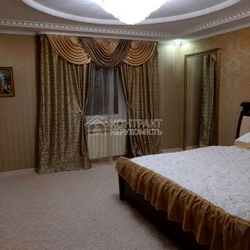 Профспілкова вул., 12