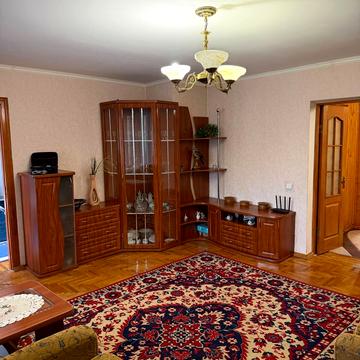 Незалежності вул., 37