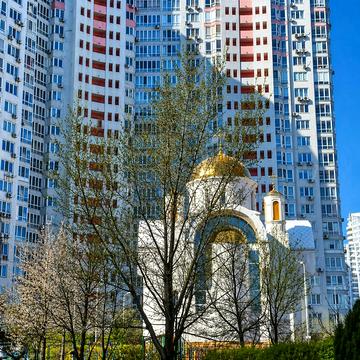 Єлизавети Чавдар вул., 1