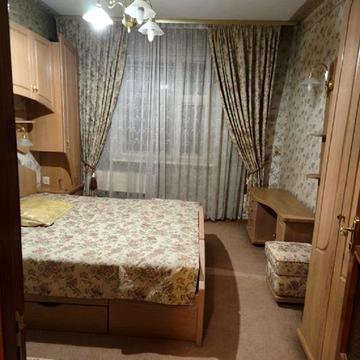 Тетяни Яблонської вул., 4