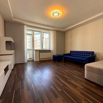 Черкаська вул., 4