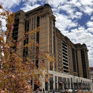 Космонавтів просп., 49