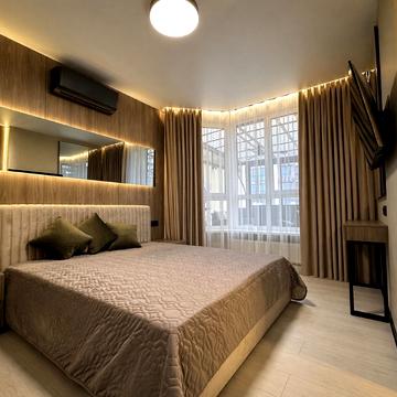 Молодіжна вул., 4