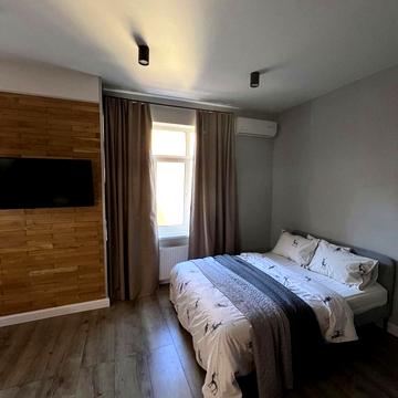 Євгена Коновальця вул. (Щорса), 36-Е