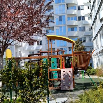 Львівська вул., 15б