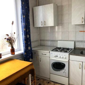 Гната Юри вул., 1