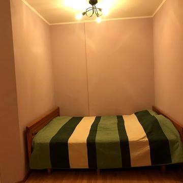 Теплична вул., 40