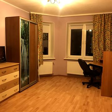 Теплична вул., 40